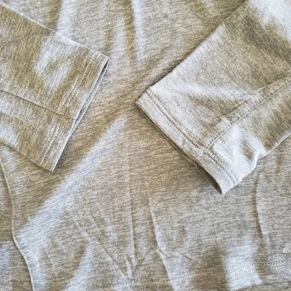 *UNDER ARMOUR,  Size M, 1/4 Zip, Heatgear, light silver grey - Picture 4 of 6